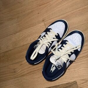 Nike Low-Top Sneakers in White and Navy Blue